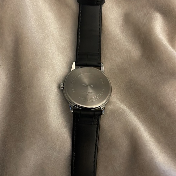 **SOLD ELSEWHERE** Casio - Silver Watch w/ Black Band - Picture 3 of 14